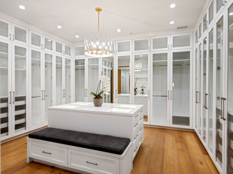 Custom Closet Design and Installation