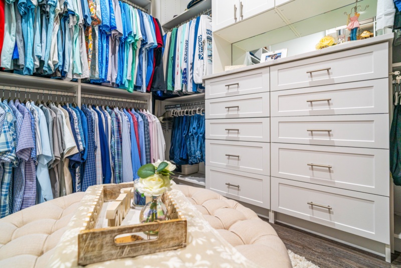 His-and-Hers Closet - Photo 2