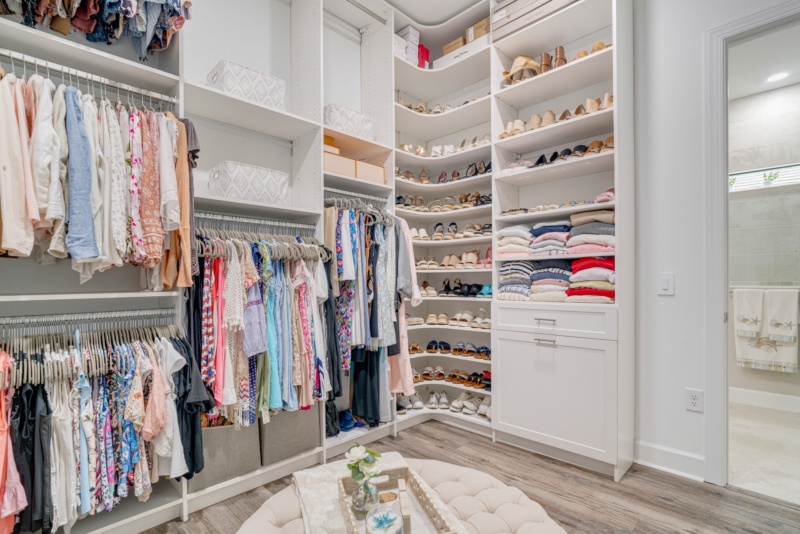 His-and-Hers Closet - Photo 5
