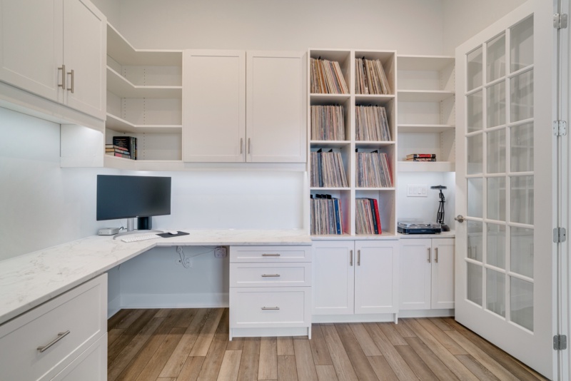 Custom Office Space - Photo 4