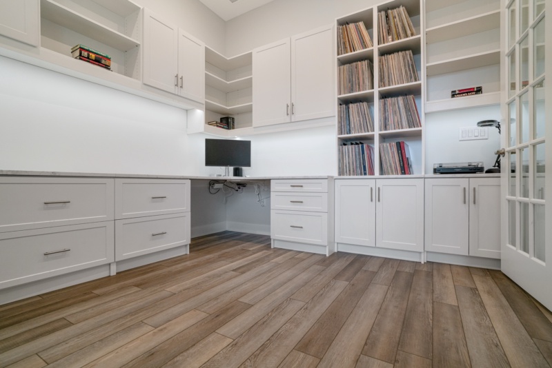 Custom Office Space - Photo 5