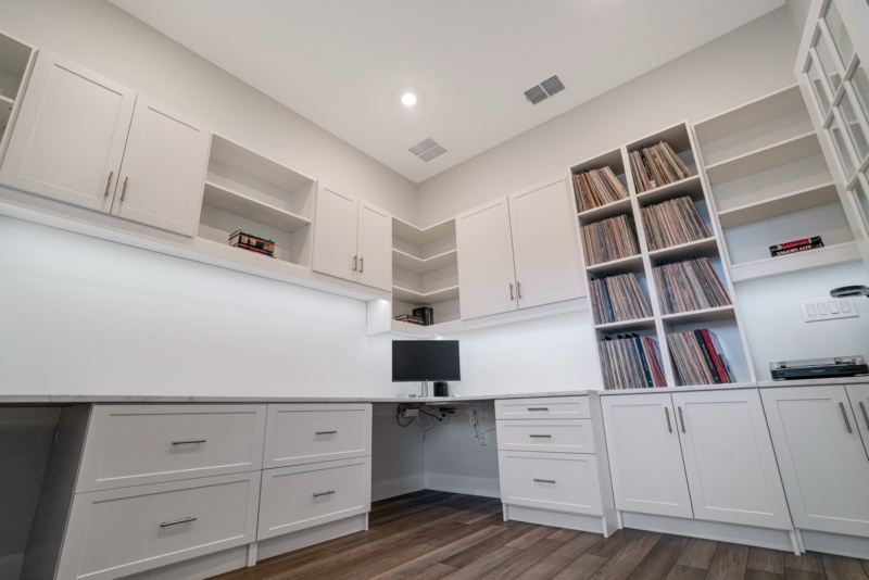 Custom Office Space - Photo 9