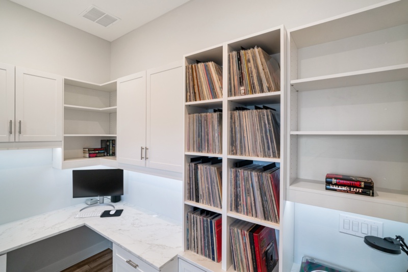 Custom Office Space - Photo 13