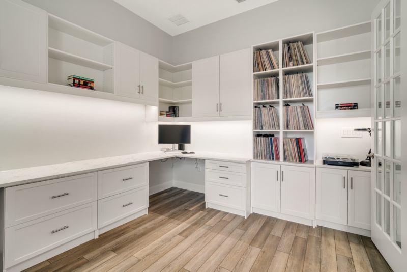 Custom Office Space - Photo 16