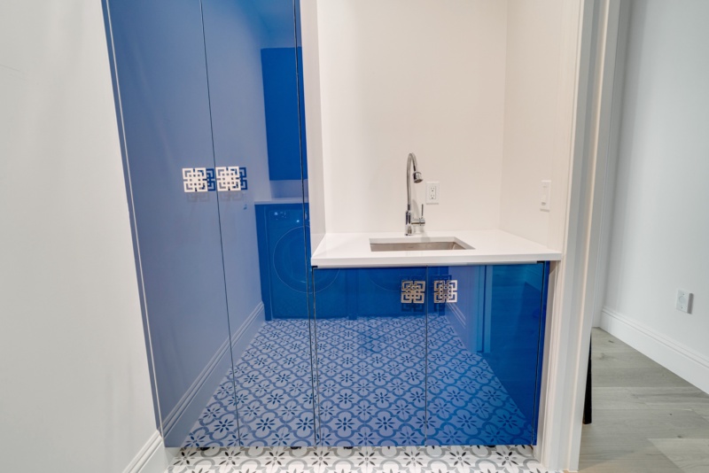 Vibrant Laundry Room - Photo 8