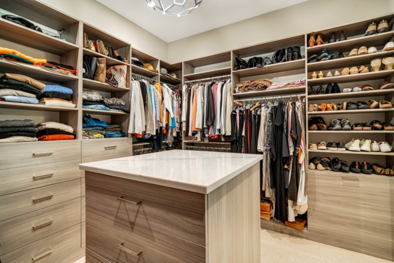 Modern Wardrobe - Photo 5