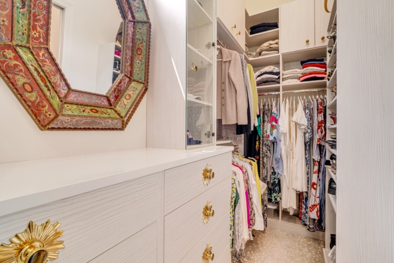 Beautifully Tailored "Hers" Closet - Photo 2