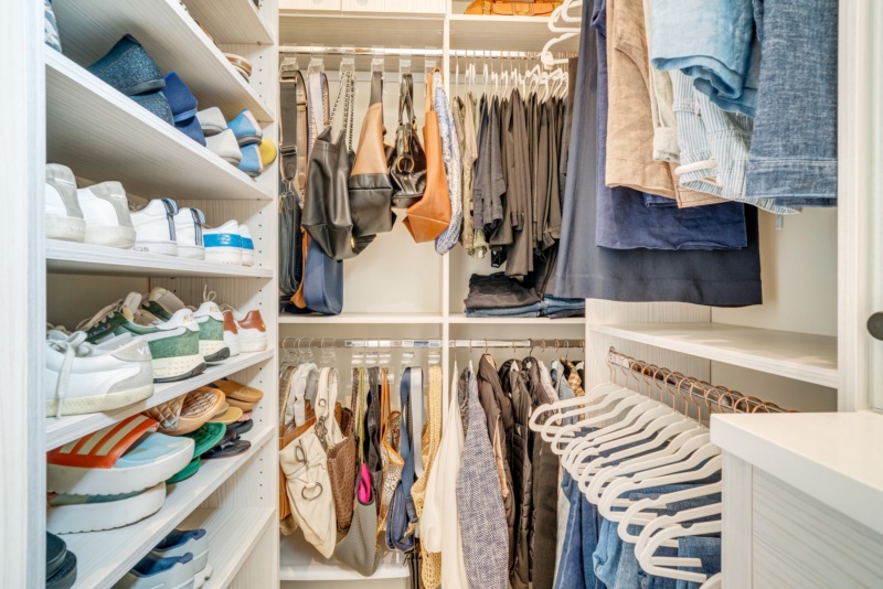 Beautifully Tailored "Hers" Closet - Photo 4