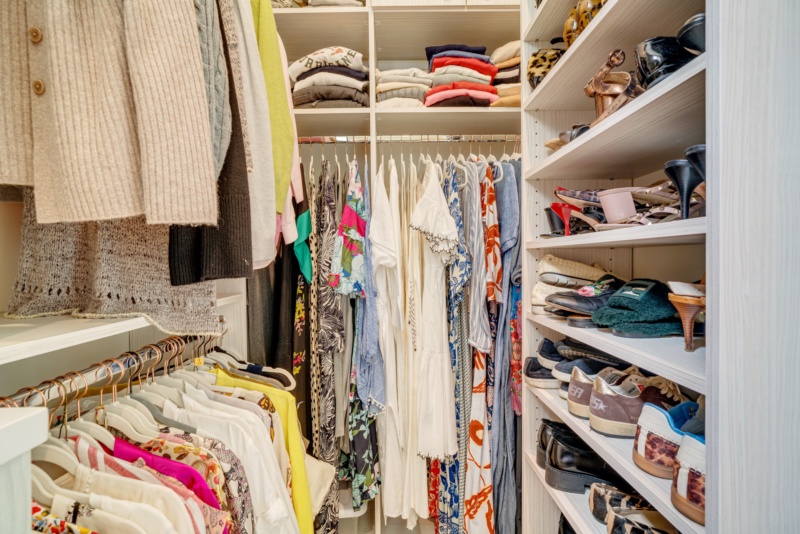 Beautifully Tailored "Hers" Closet - Photo 5