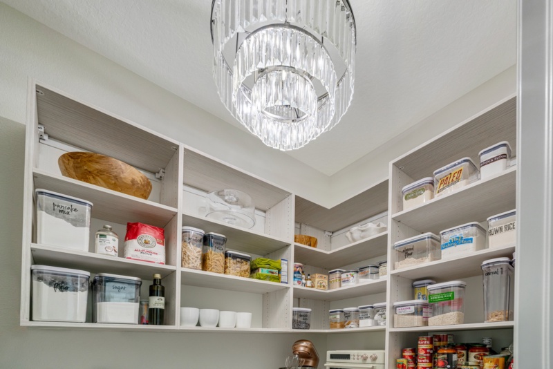 Custom Pantry - Photo 4