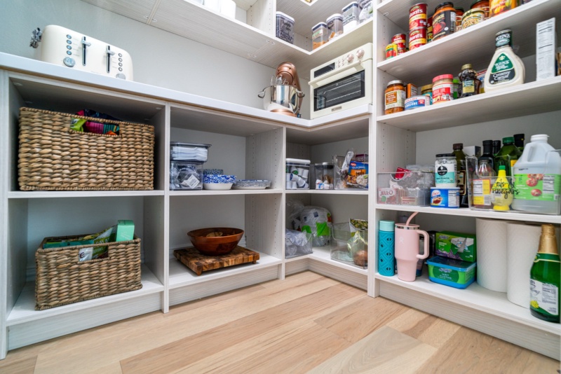 Custom Pantry - Photo 6