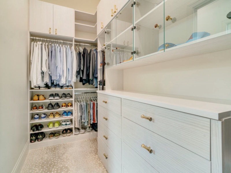 The Ultimate Guide to Closet Organization: From Chaos to Clean in 5 Steps