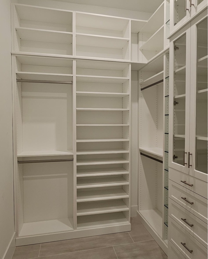 Built-In vs. Freestanding Closets: Which Is Right for Your Florida Home?