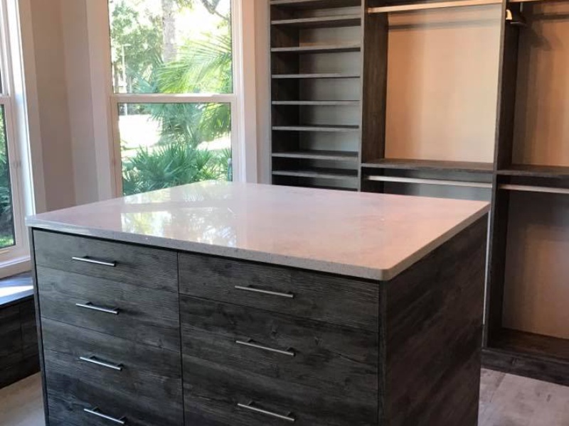 Top 10 Custom Closet Design Trends for Sarasota Homes in 2025